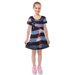 Grunge American Flag Background Kids  Short Sleeve Velvet Dress by Simbadda