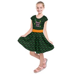 Black & Green Mommy s Lucky Charm Kids  Short Sleeve Dress by PattyVilleDesigns