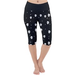 Pattern Skull Stars Halloween Gothic On Black Background Lightweight Velour Cropped Yoga Leggings by genx