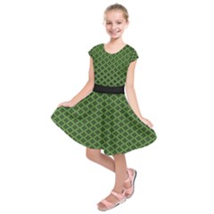 Logo Kek Pattern Black And Kekistan Green Background Kids  Short Sleeve Dress by snek