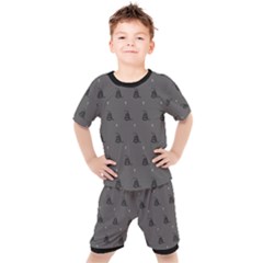 Gadsden Flag Don t Tread On Me Black And Gray Snake And Metal Gothic Crosses Kids  Tee And Shorts Set by snek