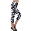 Black and White Camouflage Pattern Lightweight Velour Capri Leggings  View4