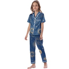 Seamless-galaxy-pattern Kids  Satin Short Sleeve Pajamas Set by Pakemis