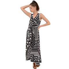 Black And White V-neck Chiffon Maxi Dress by gasi