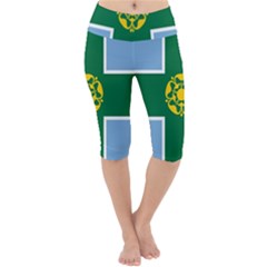 Derbyshire Flag Lightweight Velour Cropped Yoga Leggings by tony4urban