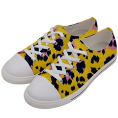 Leopard-print-seamless-pattern Women s Low Top Canvas Sneakers by Salman4z