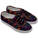 Doodle Pattern Men s Classic Low Top Sneakers View3