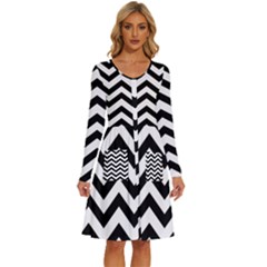 Black And White Chevron Long Sleeve Dress With Pocket by Ket1n9