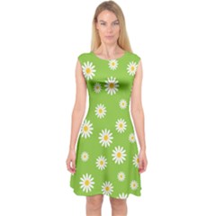 Daisy Flowers Floral Wallpaper Capsleeve Midi Dress by Apen