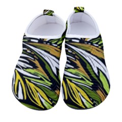 Foliage Pattern Texture Background Kids  Sock-style Water Shoes by Ravend