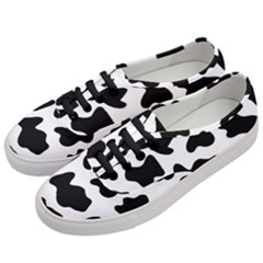 Animal Print Black And White Black Women s Classic Low Top Sneakers by Ket1n9