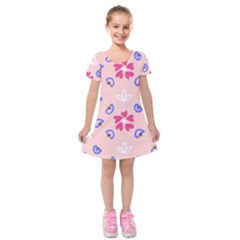 Flower Heart Print Pattern Pink Kids  Short Sleeve Velvet Dress by Cemarart