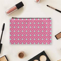 Cute Seamless Tile Pattern Gifts Cosmetic Bag (medium)  by GardenOfOphir